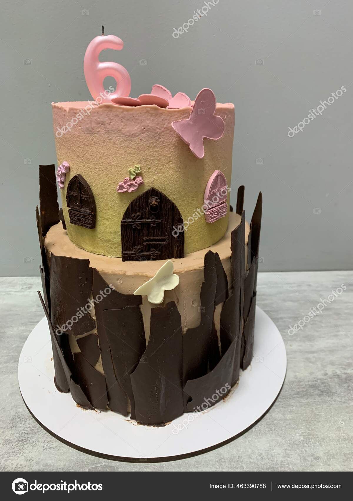 Gateau Chocolat Conte Fees Avec Une Bougie Rose Ans Image Libre De Droit Par Hadira C