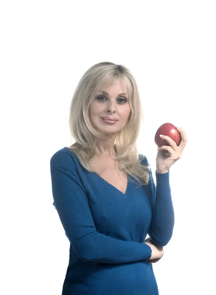 Kaukasische vrouw bedrijf apple — Stockfoto