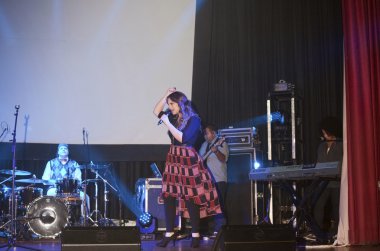 Hıristiyan şarkıcısı Christine D' Clario gerçekleştirme