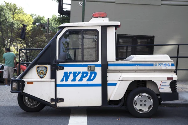 NYPD GO-4 interceptor scooter estacionado — Foto de Stock