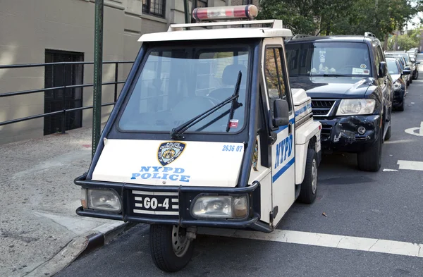 NYPD Go-4 interceptor scooter parkerade — Stockfoto