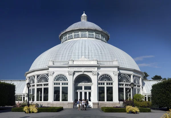 Enid A. Haupt Conservatory at Bronx Botanical Garden — Stock Photo, Image