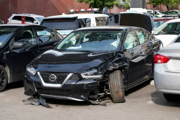 Bronx New York Usa May 2020 Damaged Vehicle Parked Abandoned — Stock Photo, Image