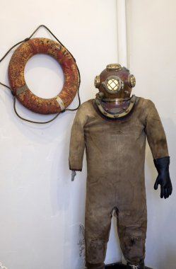 eski scuba kıyafeti