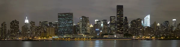 Manhattan von Long Island City aus gesehen — Stockfoto