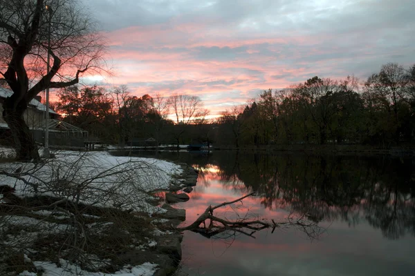 Van Cortlandt Park à noite no inverno — Fotografia de Stock