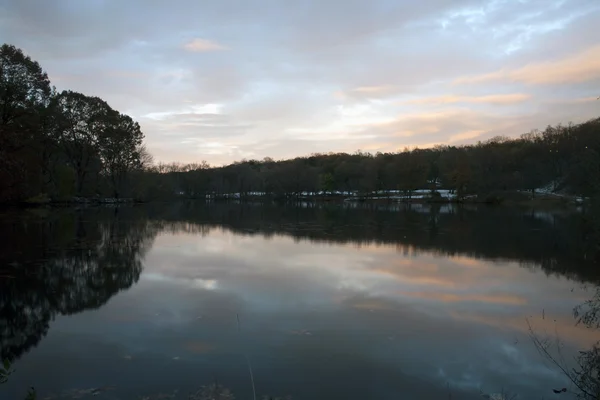 Van Cortlandt parkt bei Sonnenuntergang — Stockfoto