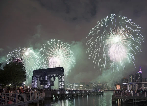 Macy's fireworks celebration in New York City — Stock Photo, Image
