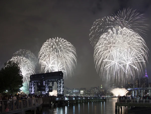 Macy's fireworks celebration in New York City — Stock Photo, Image