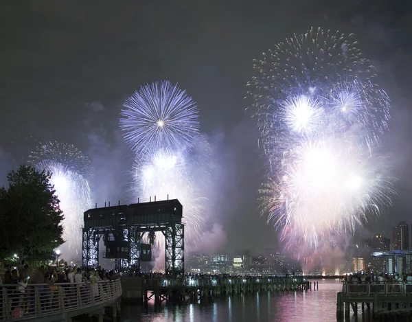 Macy's fireworks celebration in New York City — Stock Photo, Image