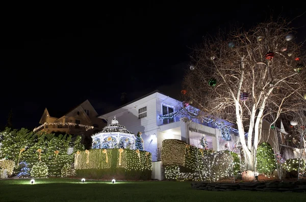 Casa de Navidad en Brooklyn Nueva York — Foto de Stock