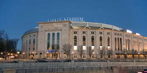 Nuovo Yankee Stadium la sera — Foto Stock