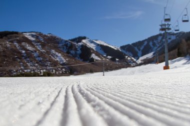 kayak pisti sonra bir snowcat