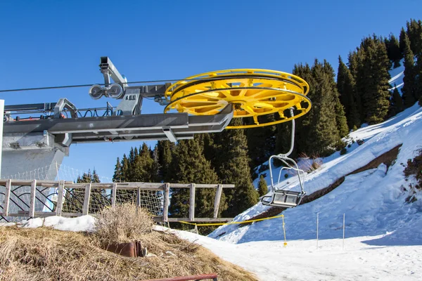 Kayak merkezinde sandalye kaldırma — Stok fotoğraf