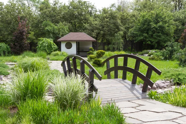 dekoratif bahçe Bridge'de