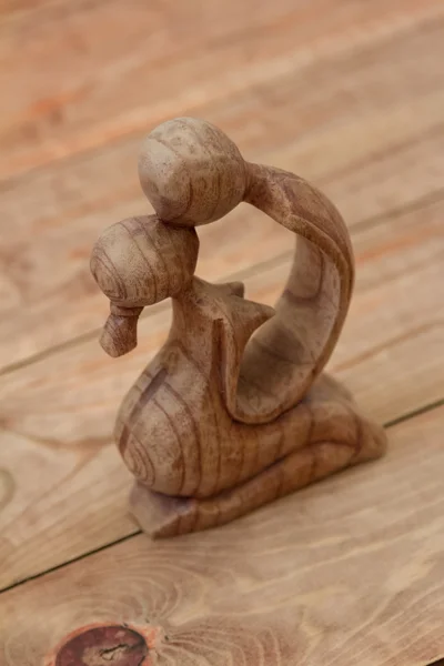 Sculptures en bois couples — Photo