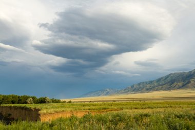 bergen en wolkendağlar ve fırtına bulutları