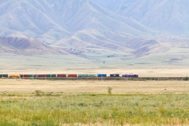 Kazakistan eteklerinde tren
