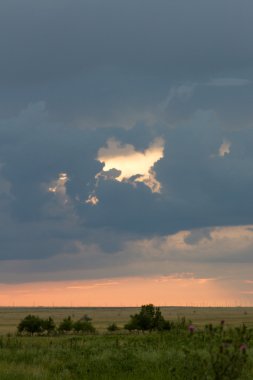 gün batımında bozkır