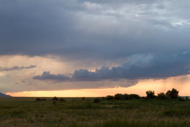 gün batımında yağmur