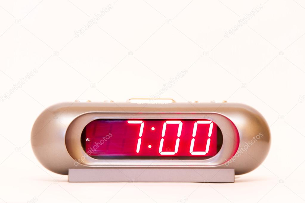 15 000 часов. циферблат часов 15 00. 15 00 на электронных часах. часы 3 часа. часы 15 00.