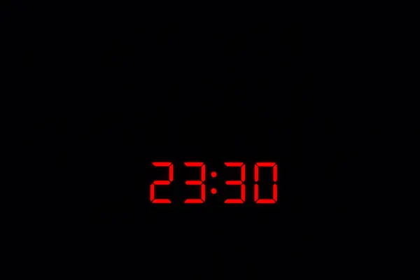 Montre numérique 23 : 30 — Photo