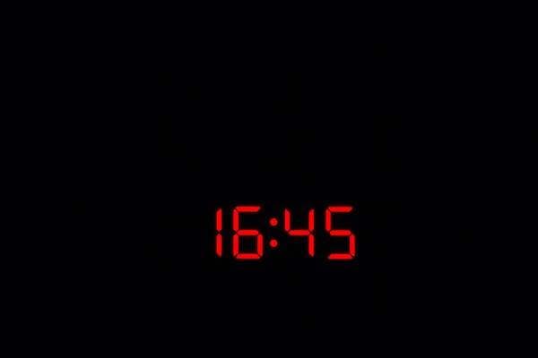 Digitaal horloge 16:45 — Stockfoto