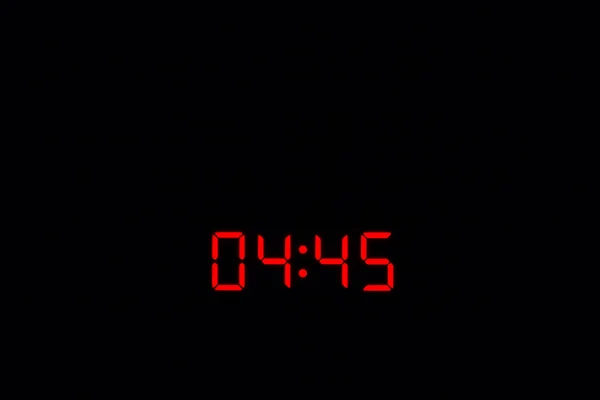Digitale horloge van 04:45 — Stockfoto