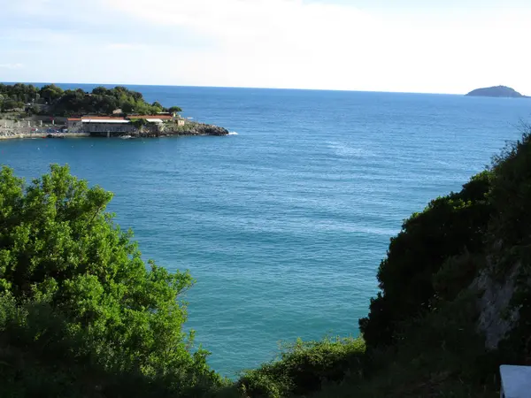 Uitzicht op het strand en de Golf van Lerici p — Stockfoto