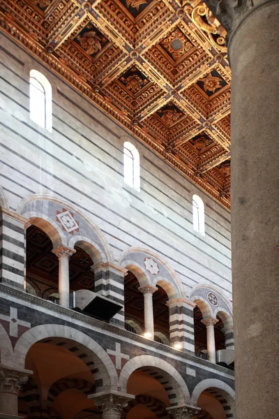 Interior of the cathedral of Pisa b — Stock Photo, Image