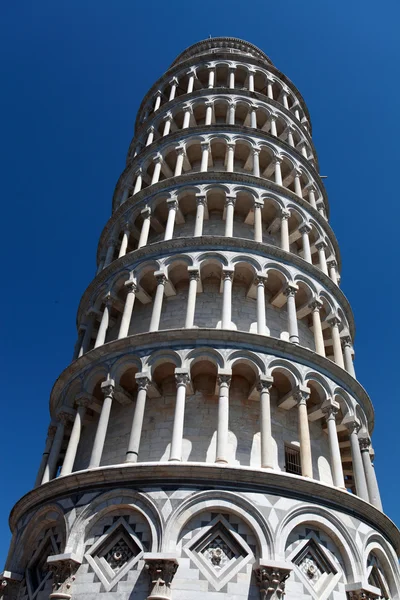 Зйомки знизу від Пізанської вежі — стокове фото
