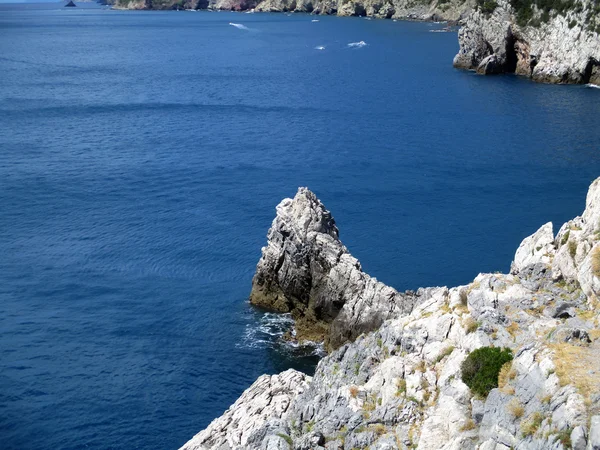 Vista de la costa y el mar alrededor de Portovenere i —  Fotos de Stock