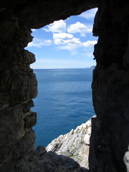 La mer de Portovenere des restes du vieux village e — Photo