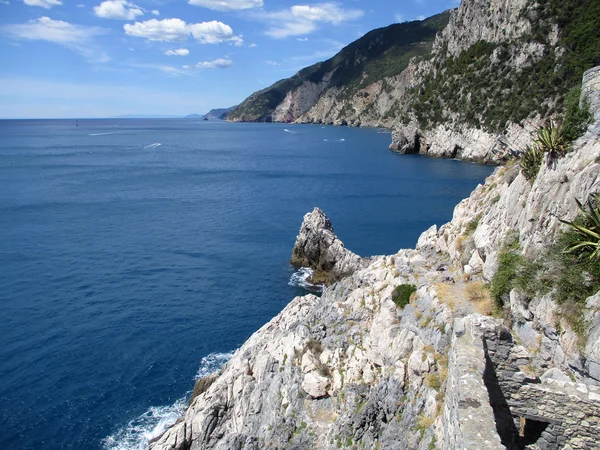 Vista da costa e do mar em torno de Portovenere h — Fotografia de Stock