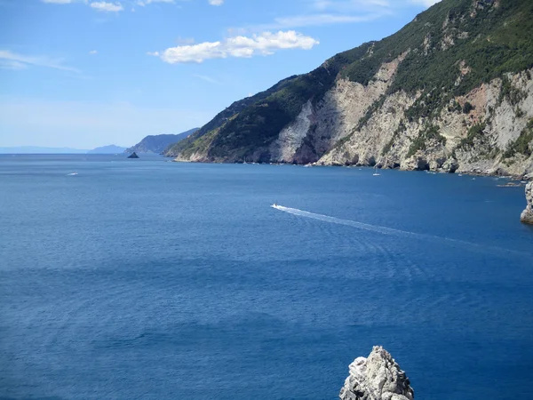 Vista sulla costa e sul mare intorno a Portovenere j — Foto Stock