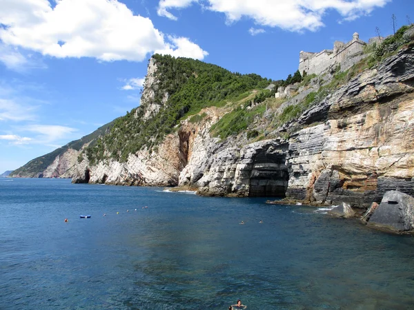 Vista da costa e do mar em torno de Portovenere a — Fotografia de Stock