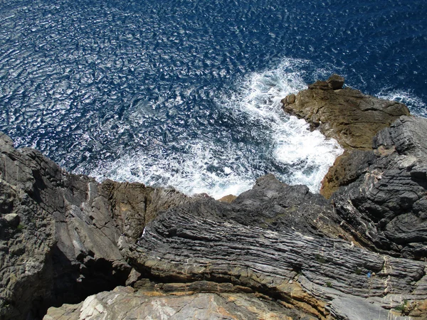 Uitzicht op de kust en de zee rond Portovenere m — Stockfoto