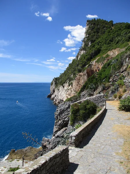 Pohled na pobřeží a moře kolem Portovenere w — Stock fotografie
