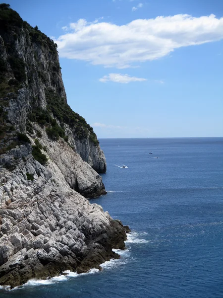 Uitzicht op de kust en de zee rond Portovenere k — Stockfoto
