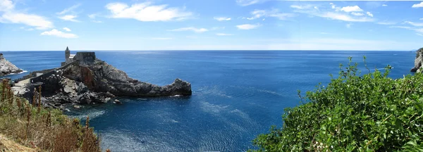 Vista de la costa y el mar alrededor de Portovenere u —  Fotos de Stock