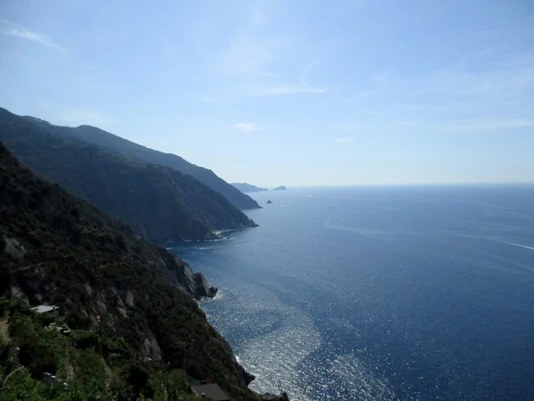 Vista dall'alto del golfo di 5 Terre e — Foto Stock