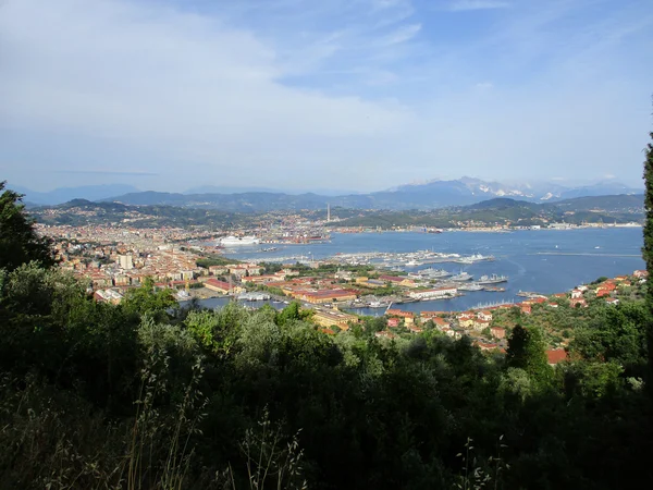 Vista superior do golfo de La Spezia a — Fotografia de Stock