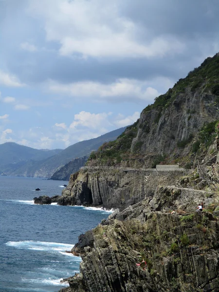 Uitzicht op zee en kliffen in riomaggiore n — Stockfoto