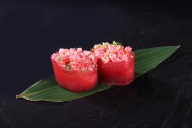 yaprak yeşil ton balığı güveç