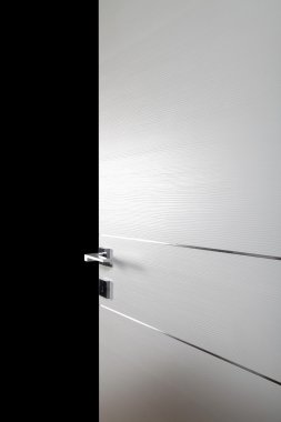 açık kapı açık b