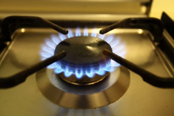 Een vlam een gas stovel m — Stockfoto