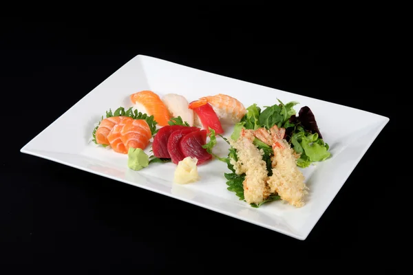 Sushi y sashimi con wasabi — Foto de Stock