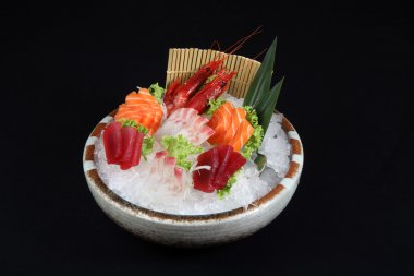buz ile karışık sushi