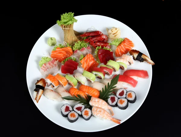 Suşi ve karışık sashimi — Stok fotoğraf