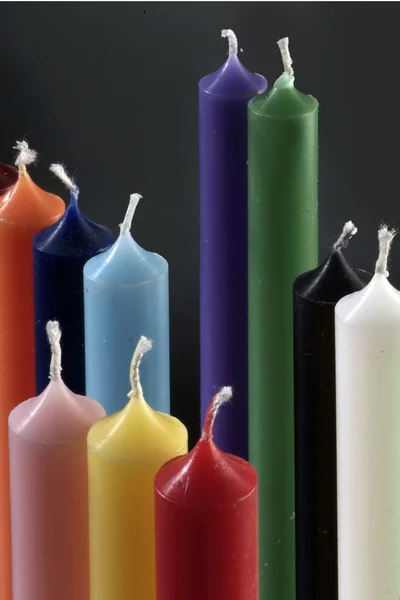 Grupo de velas cilíndricas de colores i — Foto de Stock